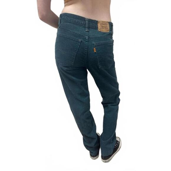 Vintage Levi’s 705-1539 Green Corduroy Pants – Straight Leg 70s/80s Classic